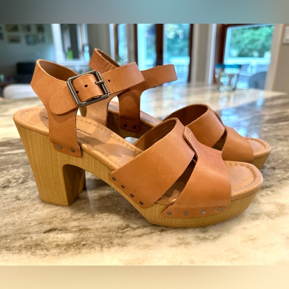 Treasure and Bond platform sandals - Picture 1 of 4